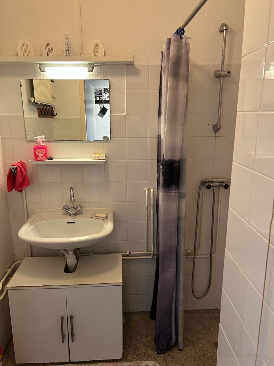 Shower, Bathroom, towels