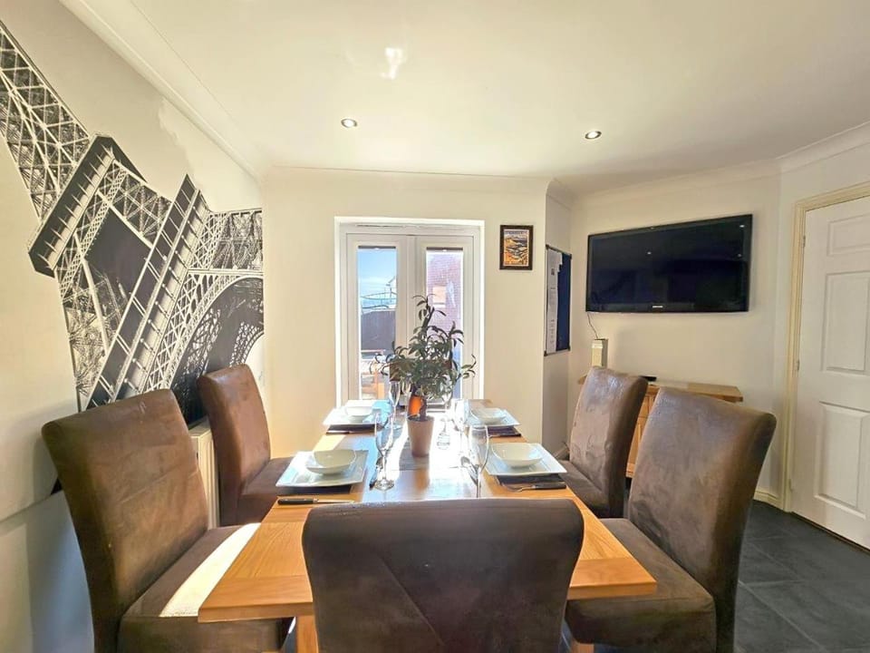 TV and multimedia, Dining area