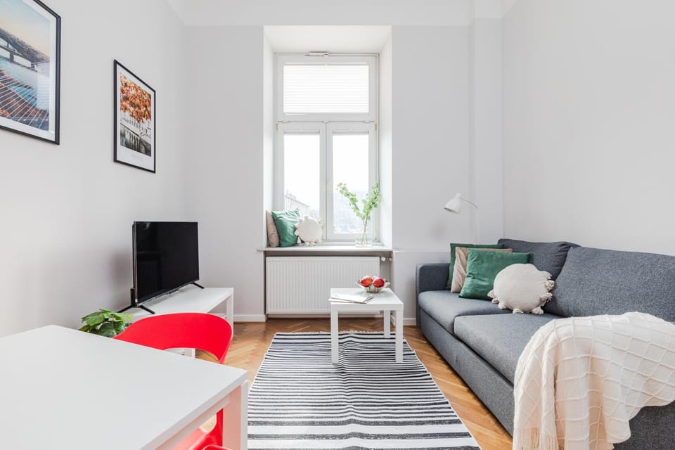 TV and multimedia, Living room, Photo of the whole room, Seating area, Evening entertainment