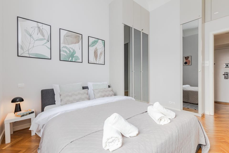 Bed, Photo of the whole room, Bedroom, towels, wardrobe