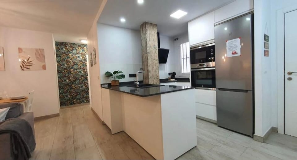 5 Apartamento de 2 habitaciones y metro Apartment in Seville