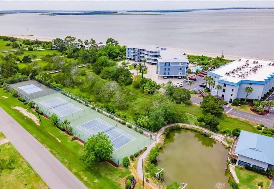Property building, Neighbourhood, Bird's eye view