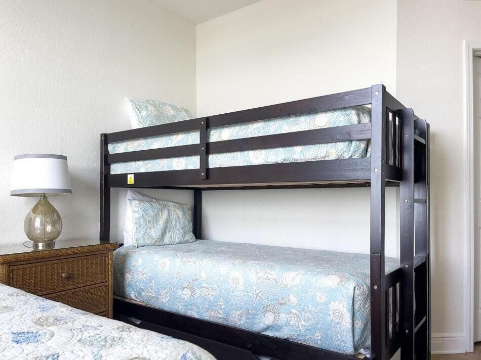 Crystal Shores West 401 Gulf Front 3BR 3BA Apartment in West Beach