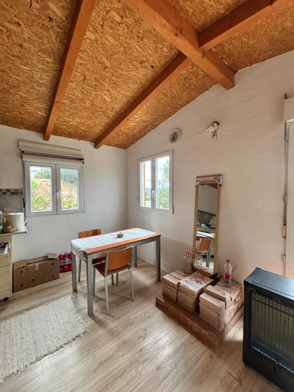 Kitchen or kitchenette, Living room, Seating area, Dining area