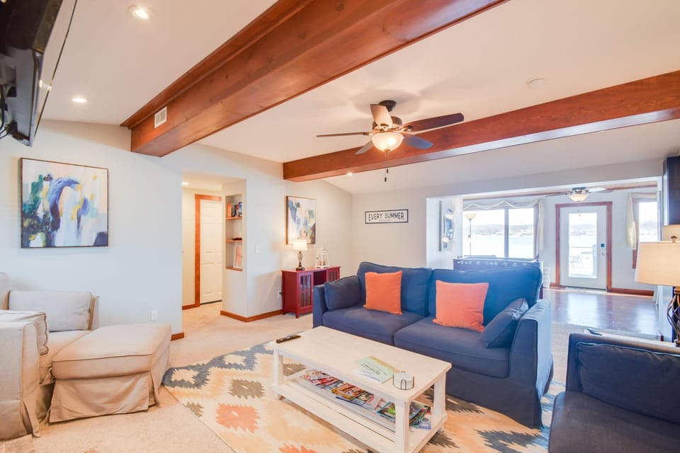 Steps to Mississippi River: Cozy Hot Tub Haven! House in Iowa