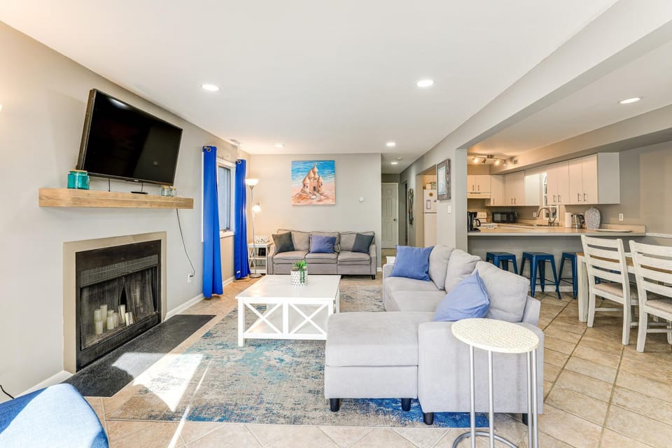 2 Mi to Rehoboth Beach: Condo w/ Pool Access! House in Rehoboth Beach