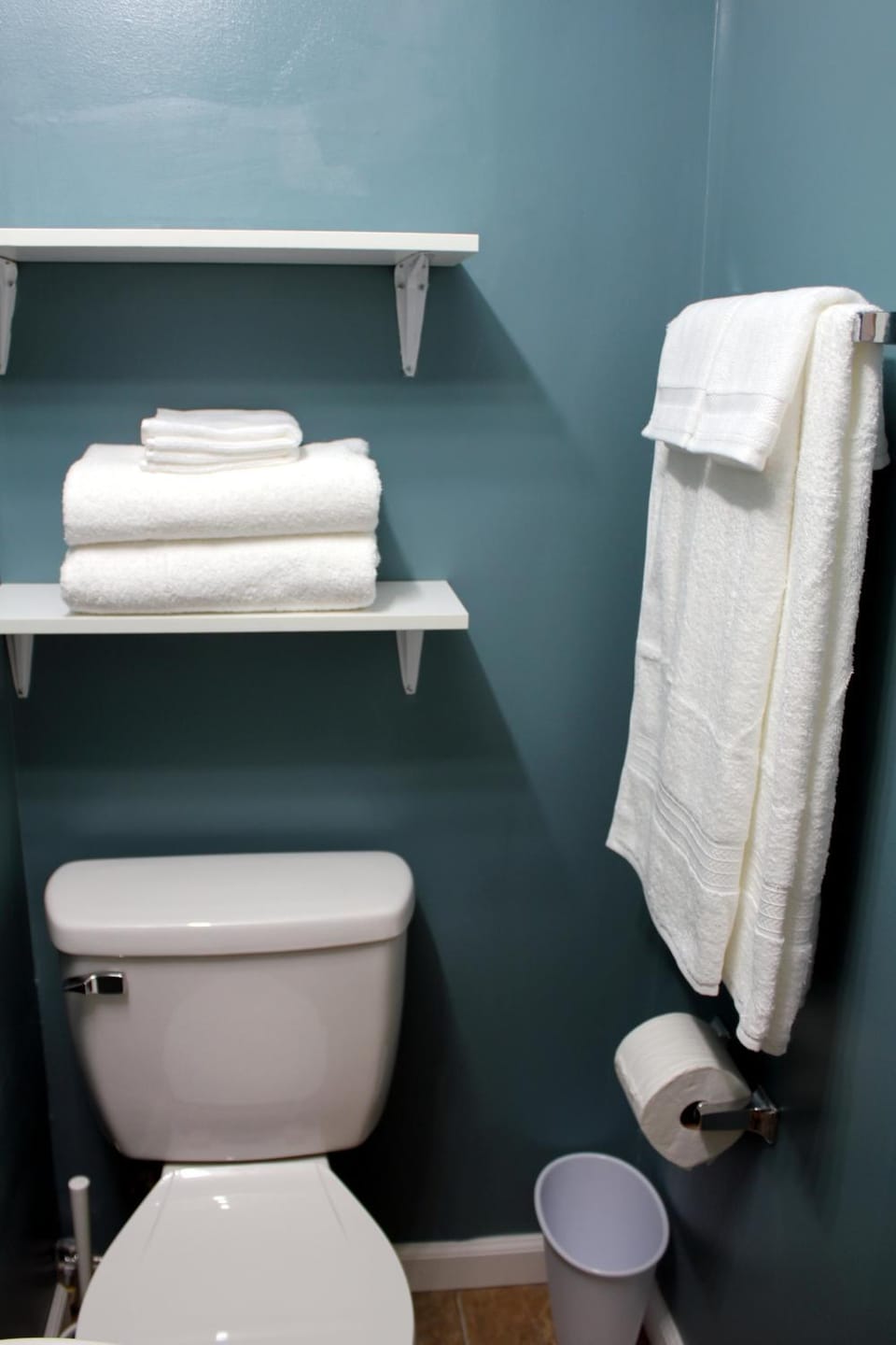 Toilet, Bathroom, towels