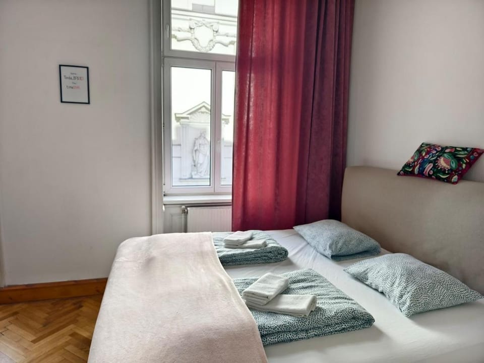 10 min center and Rathaus Apartment in Vienna