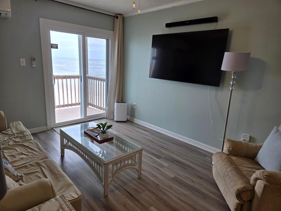 Beachfront Bungalow 301 House in North Topsail Beach