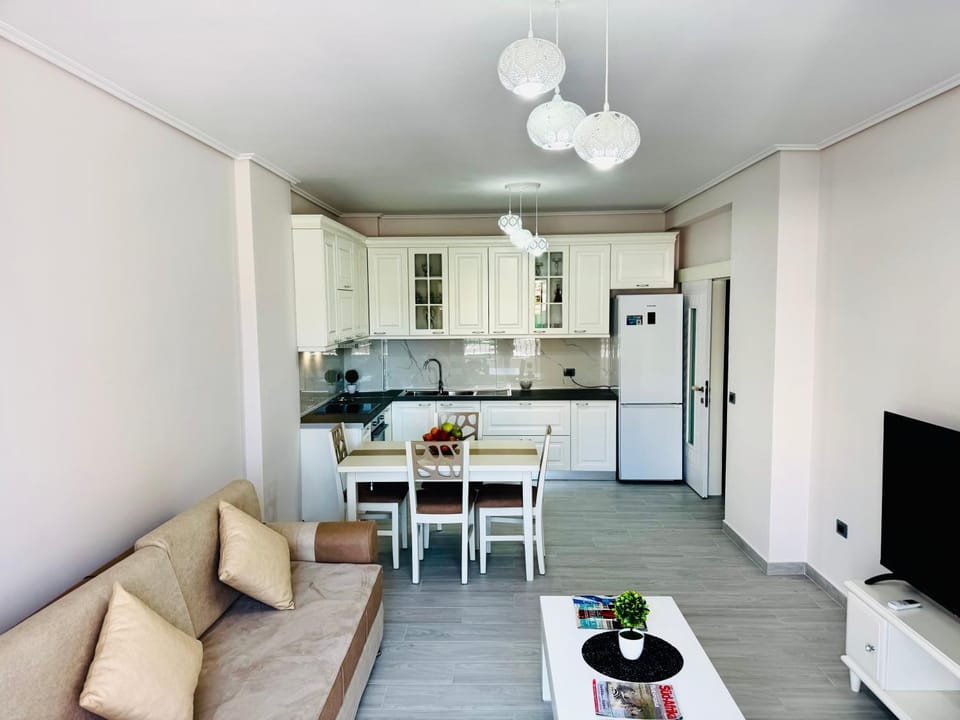 NEW APARTMENT,2 ROOMS ,CENTRAL LOCATiON Apartment in Vlorë