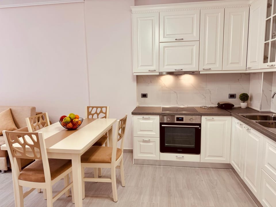 NEW APARTMENT,2 ROOMS ,CENTRAL LOCATiON Apartment in Vlorë