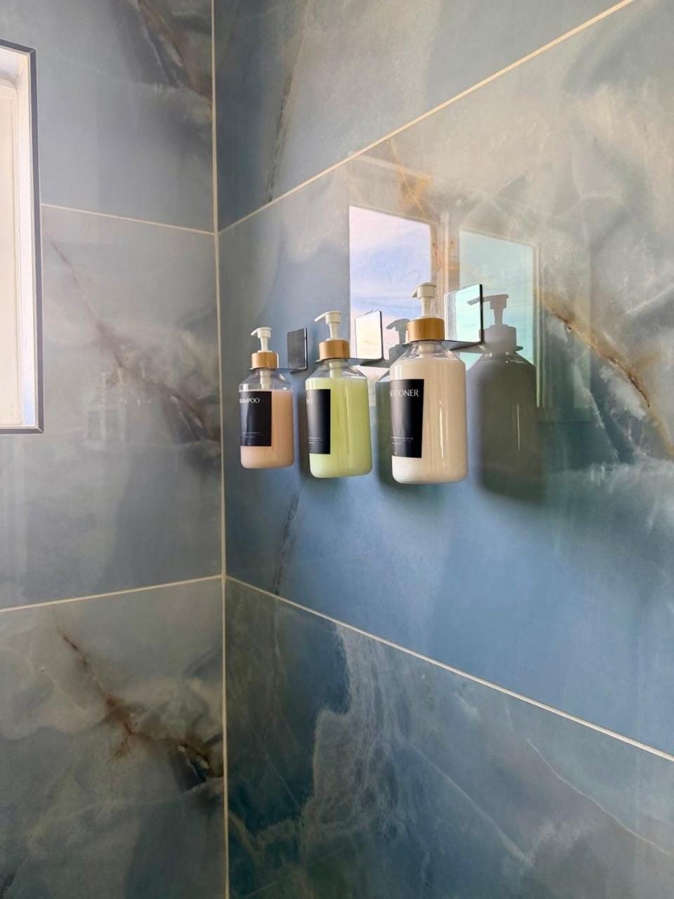 Bathroom, Decorative detail