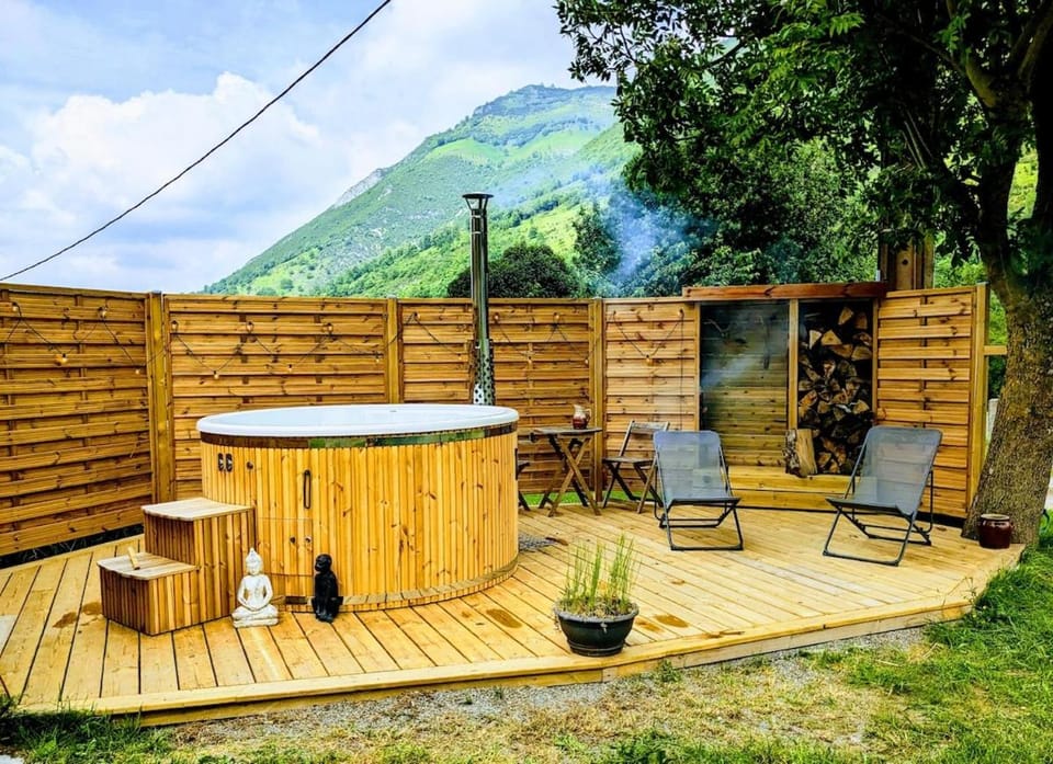 Patio, Hot Tub, sunbed