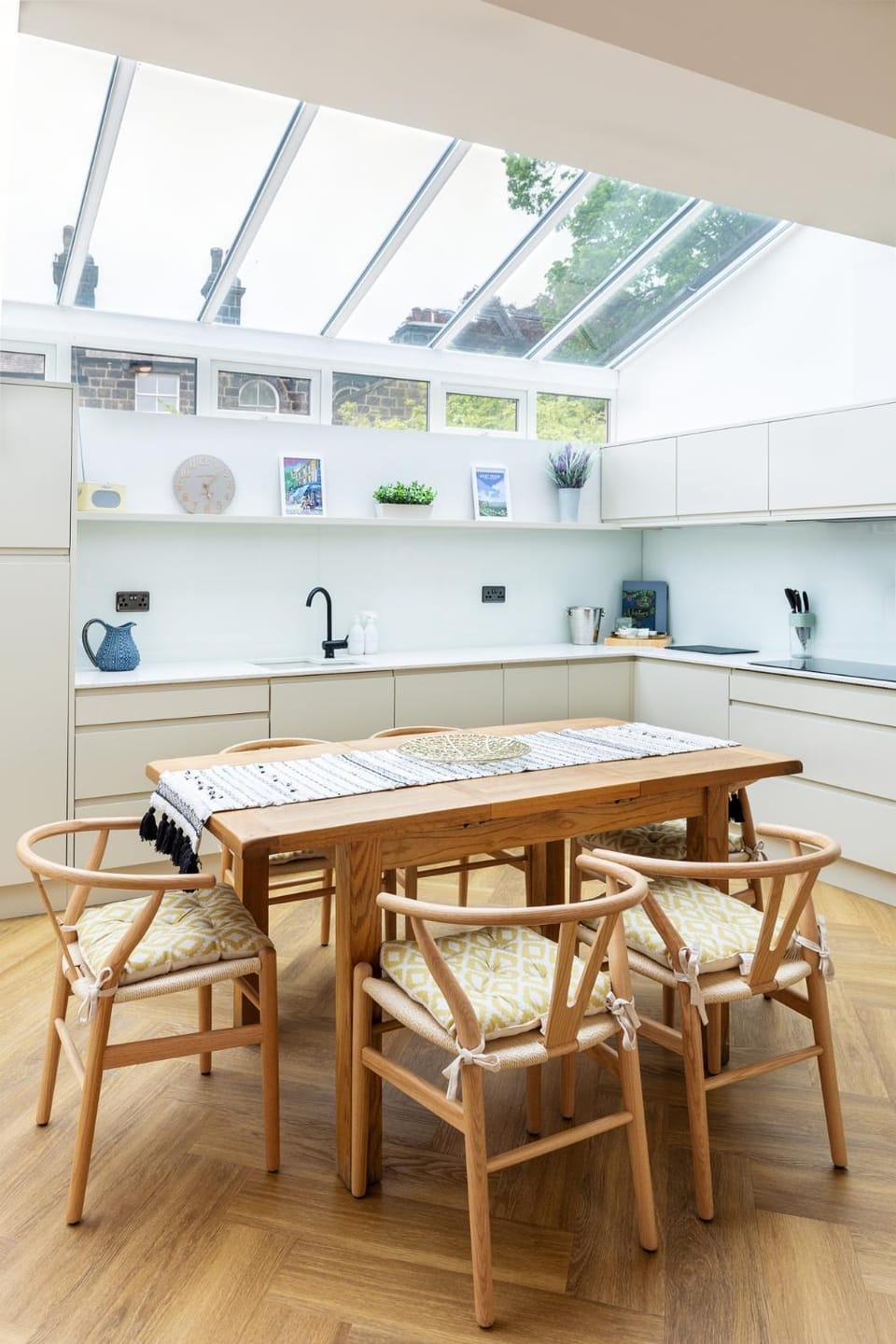 Dining area, kitchen