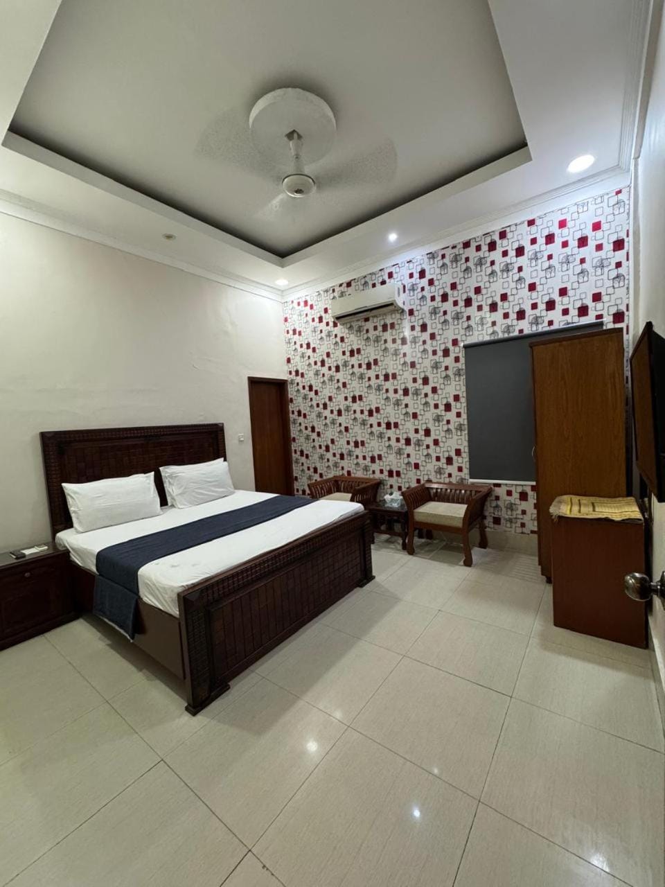 Bed, Photo of the whole room, air conditioner