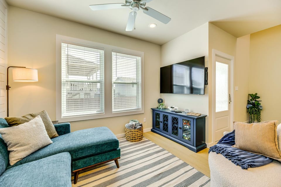 1 Mi to Beach: Home w/ Pool Access in Port Aransas House in Port Aransas