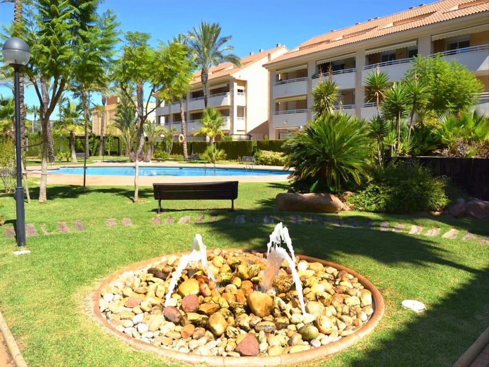 Garden, Swimming pool