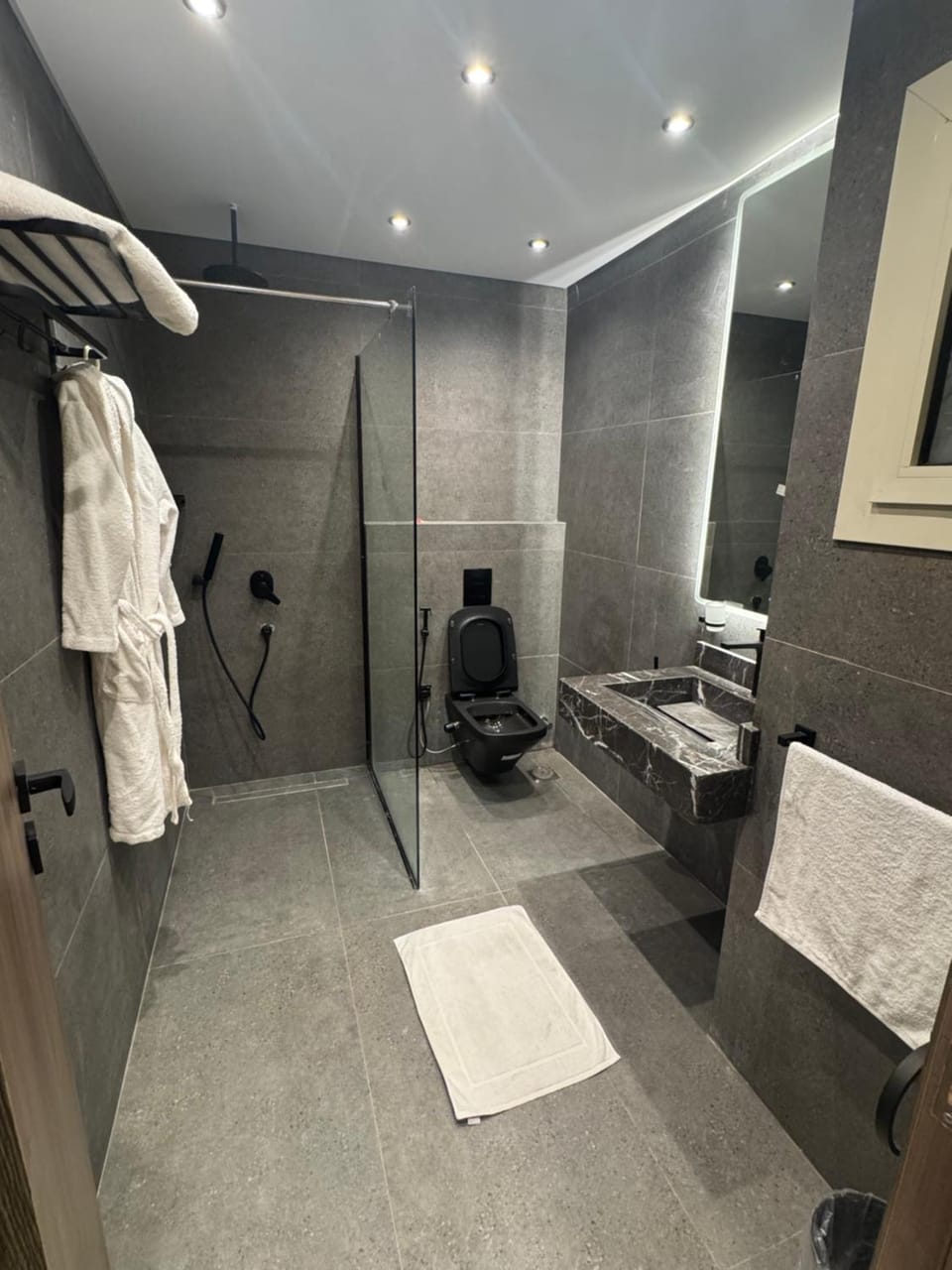 Moatasem Modhish Apartment in Egypt