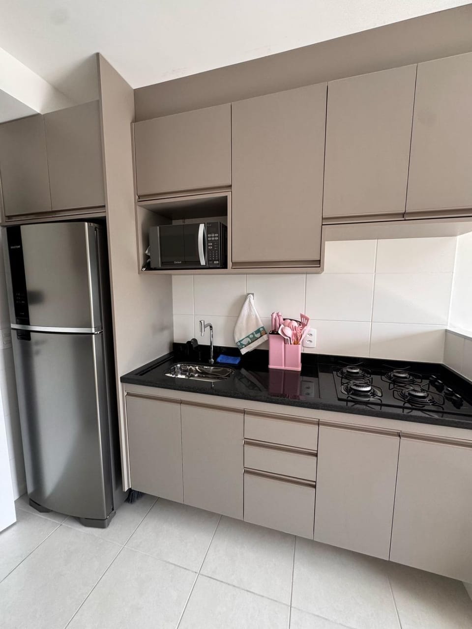 Kitchen or kitchenette, microwave, stove