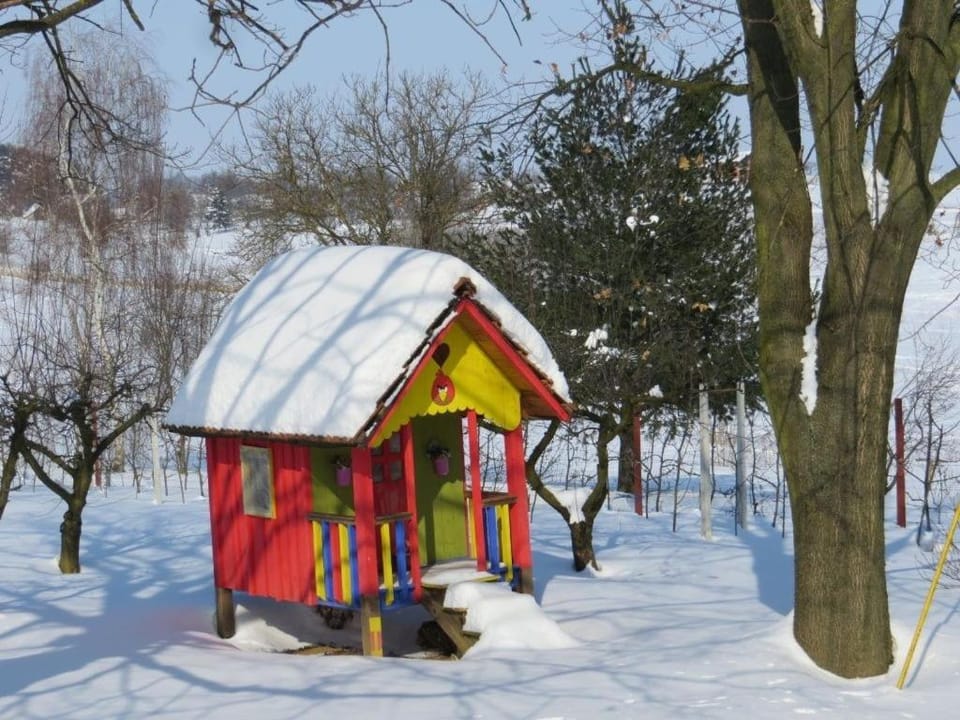 Location, children, Family