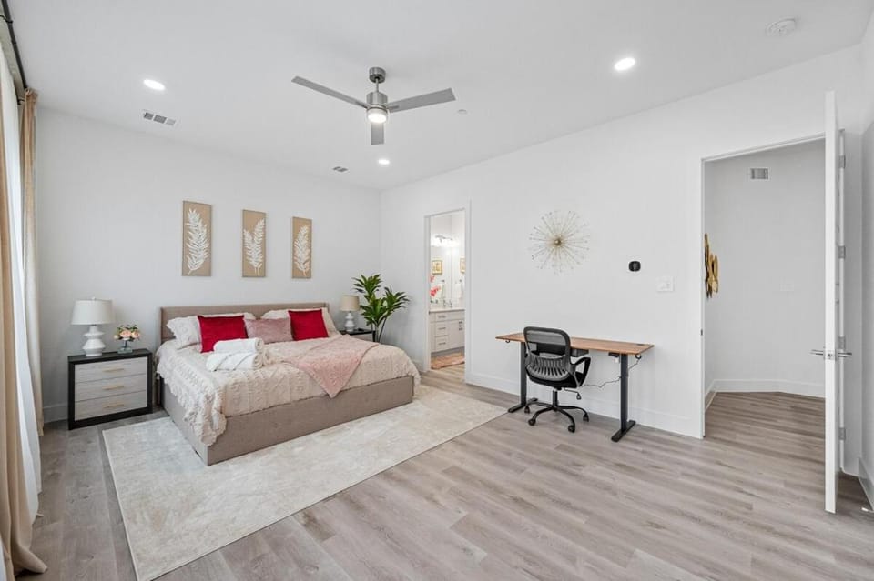 Bed, Bedroom