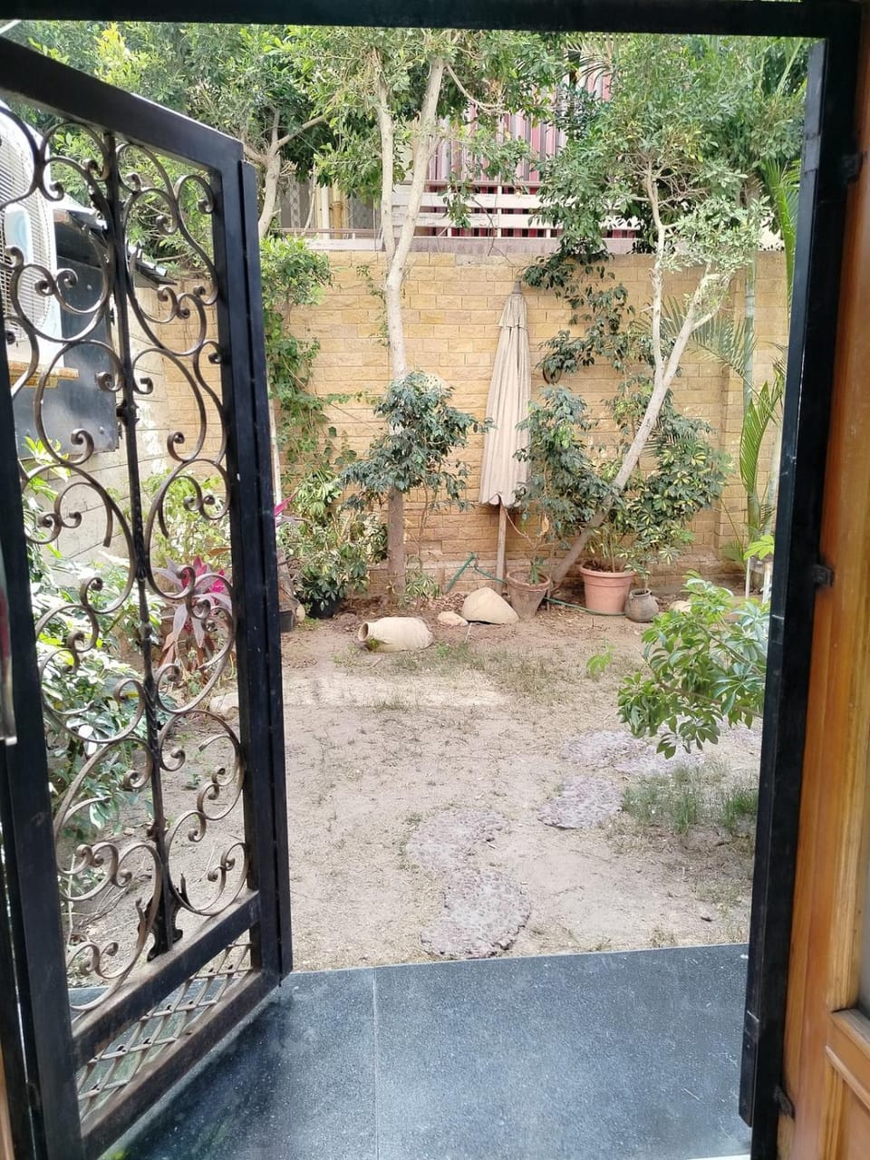 Modern Comfort Quiet,Cozy Stay Apartment in Alexandria