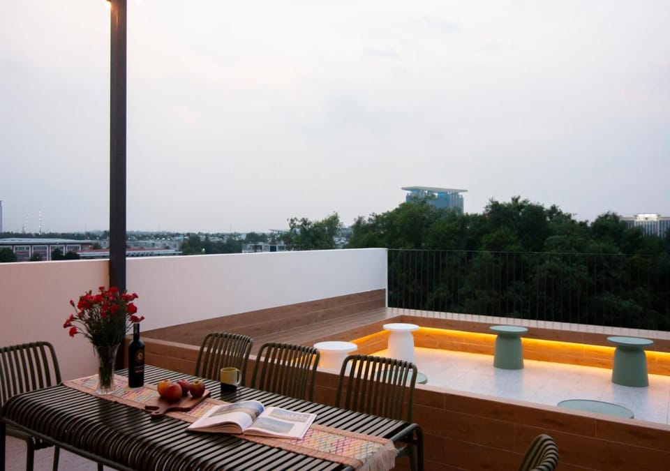 Patio, Day, Natural landscape, View (from property/room), Internal: Not applicable to any particular room