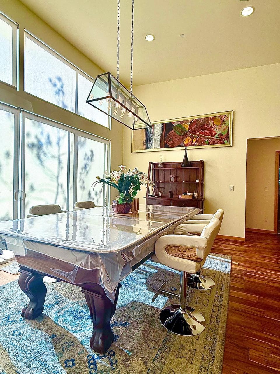 Seating area, Dining area