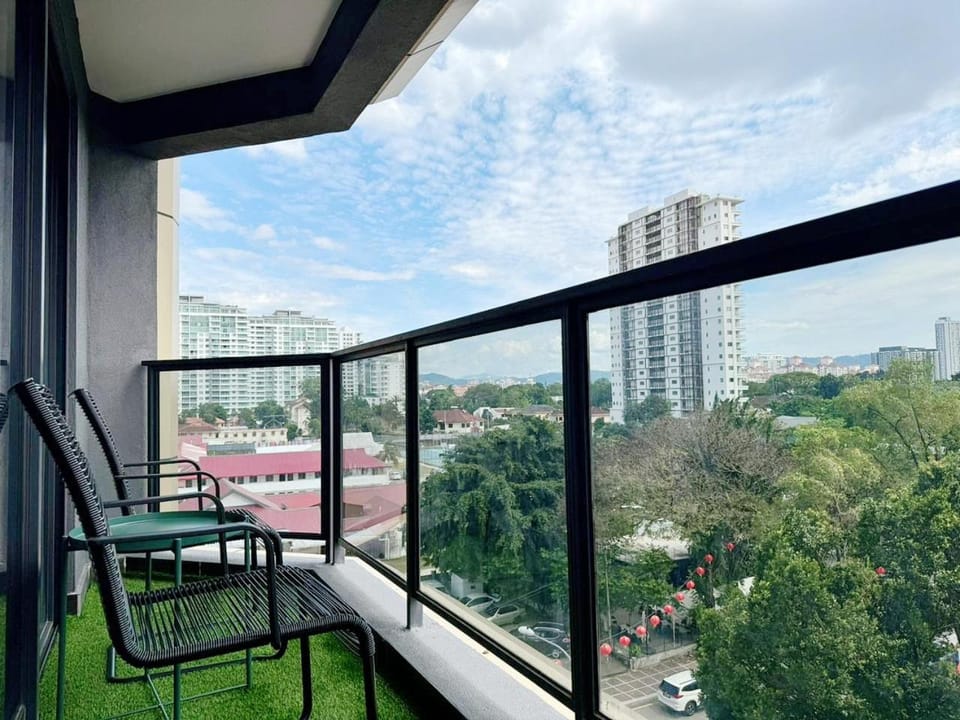 The Atrium at Jalan Ampang by OKBnB - Spacious Modern 3Bedroom Family Suite 3 mins to KLCC Apartment in Federal Territory of Kuala Lumpur