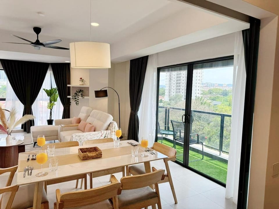 The Atrium at Jalan Ampang by OKBnB - Spacious Modern 3Bedroom Family Suite 3 mins to KLCC Apartment in Federal Territory of Kuala Lumpur