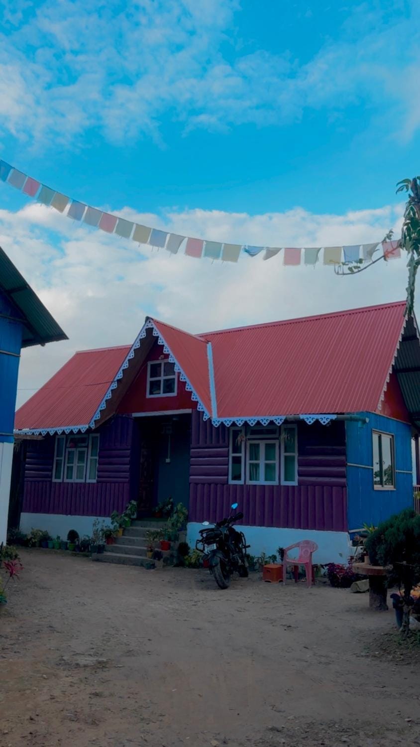 Pemazen Pakhrin Villa Vacation rental in West Bengal