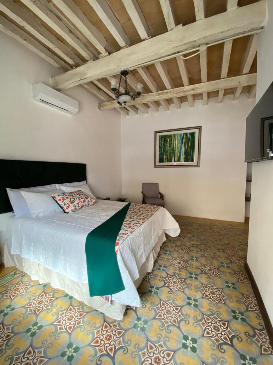 TV and multimedia, Bedroom, air conditioner