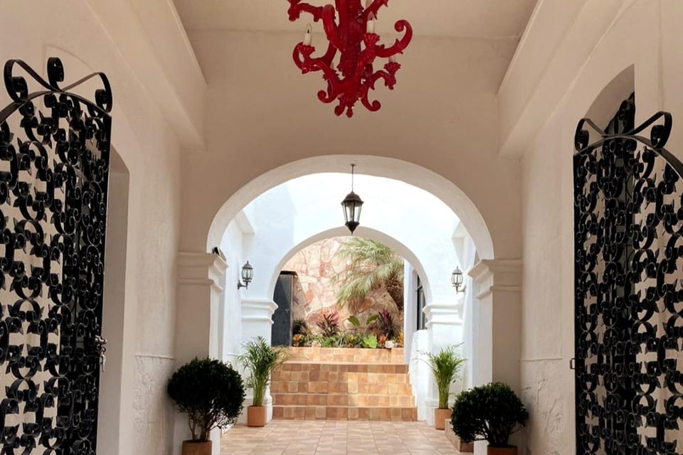 Facade/entrance