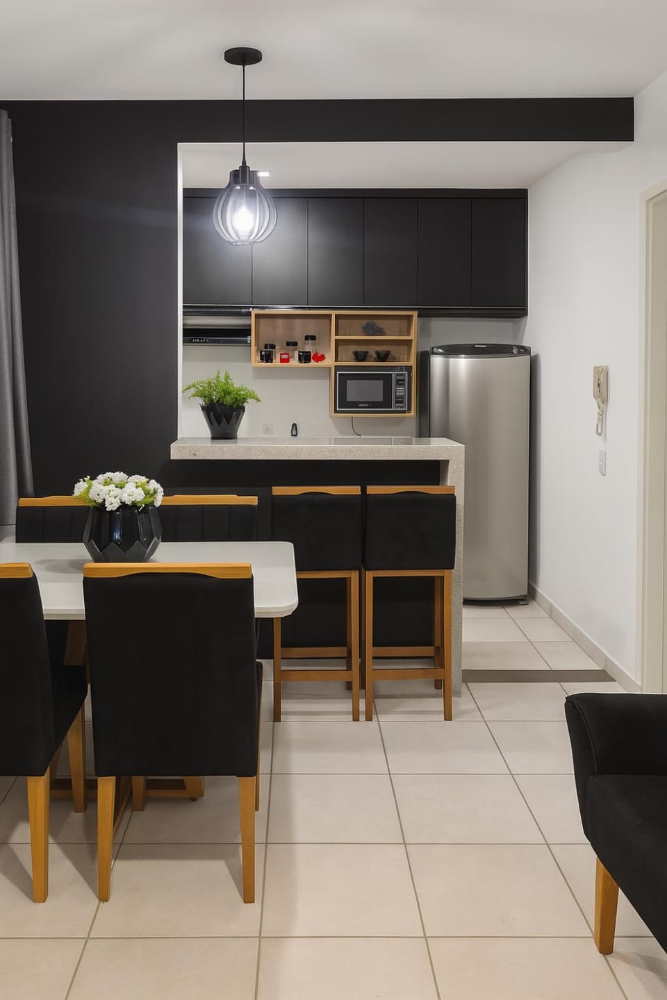 Kitchen or kitchenette, Dining area