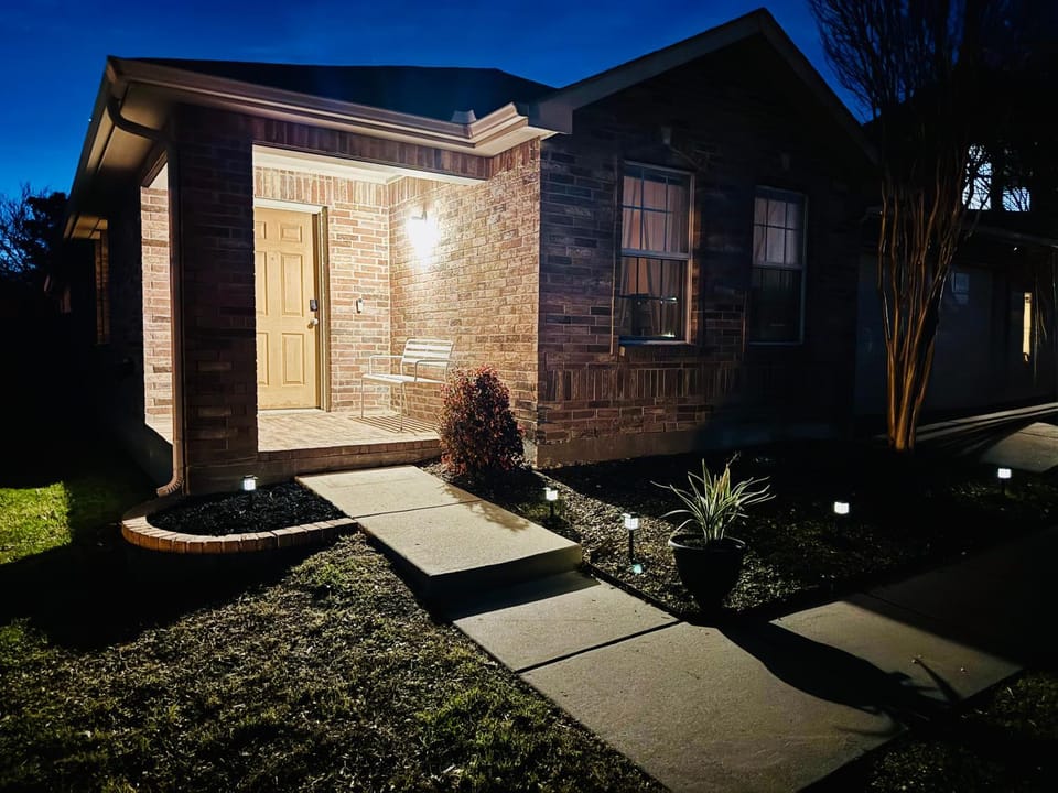 Charming Frisco Escape Minutes from PGA and The Star House in Frisco