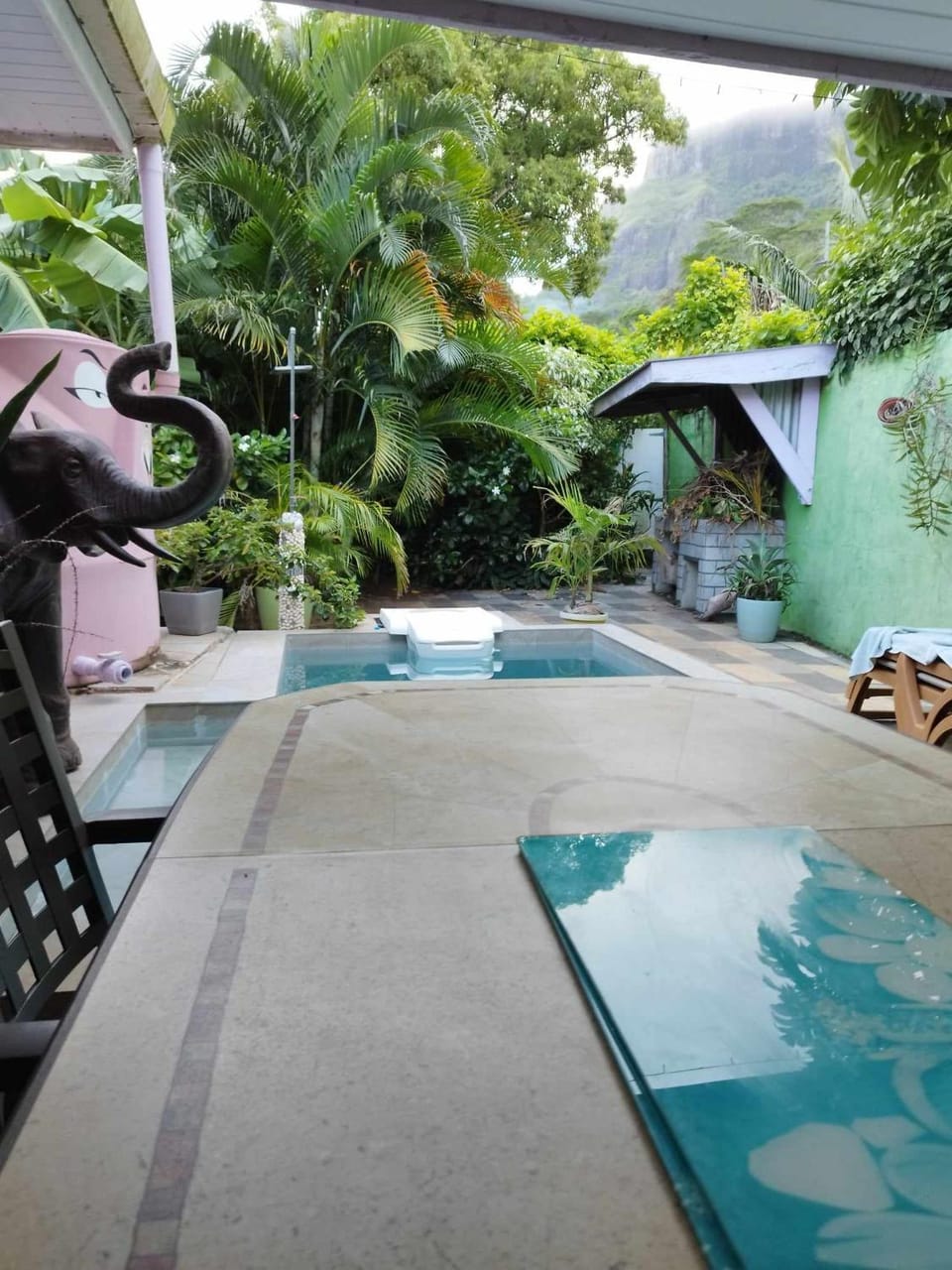 Swimming pool