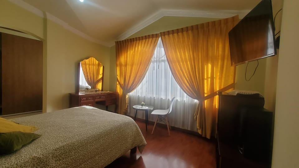 Cálida y Amplia Habitacion Valle de los Chillos Vacation rental in Quito