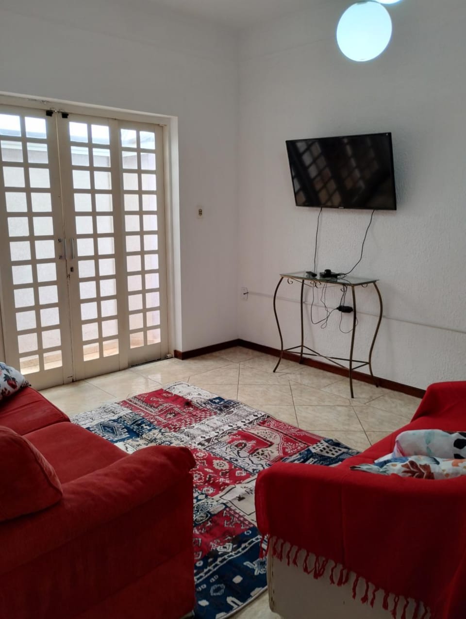 Linda casa com 2 quartos , centralizada com wi-fi e ar condicionado House in Franca