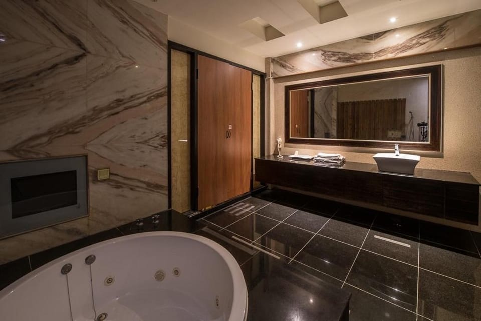 Bathroom, Bath