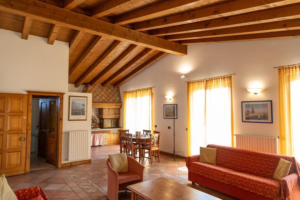 TV and multimedia, Kitchen or kitchenette, Living room, Seating area, Dining area, pet friendly