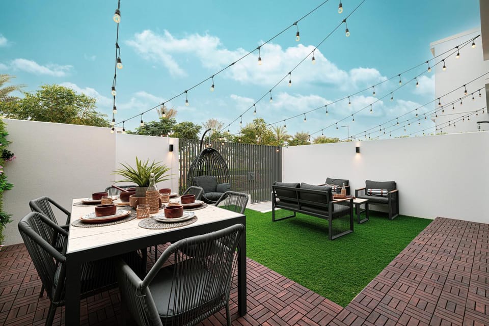Patio, Day, Garden, Garden, Balcony/Terrace, Dining area