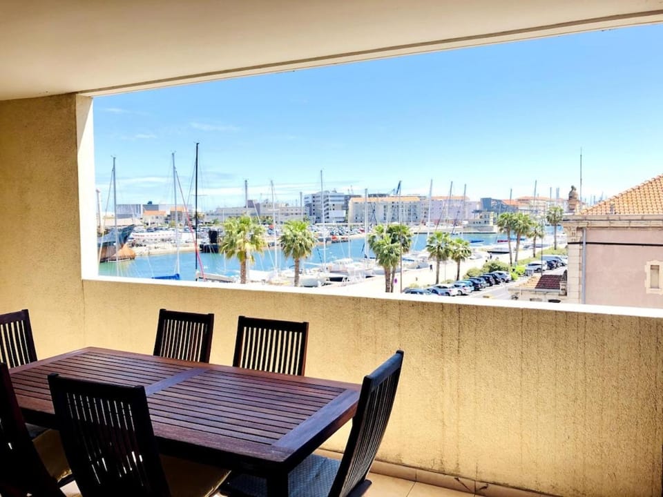 Grand Bleu T3 sur quai plaisancier, Garage, Clim Apartment in Occitanie