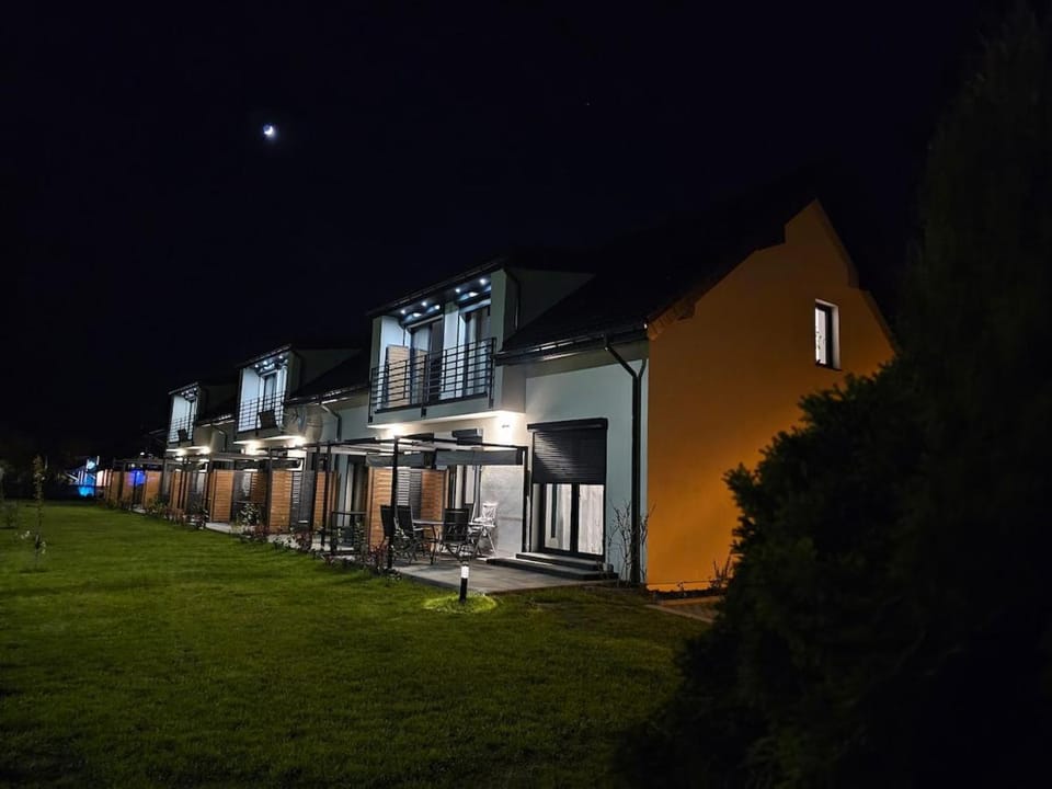 Property building, Night