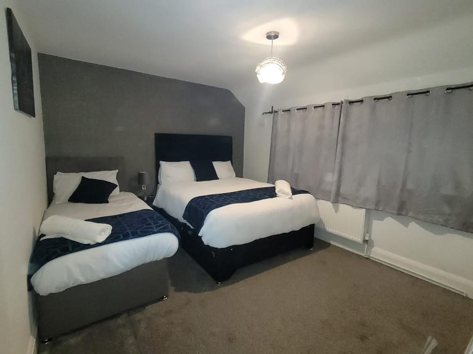Lovely 3 bedroom house Apartment in Rochester