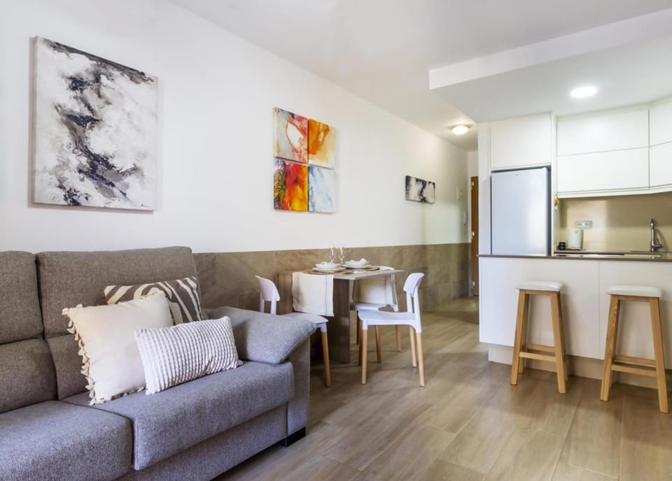 Apartment Pink Seaview Apartment in Torre La Mata