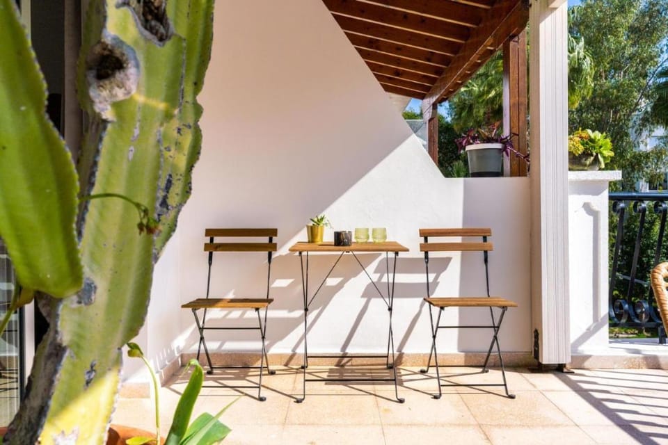 Patio, Day, Seating area