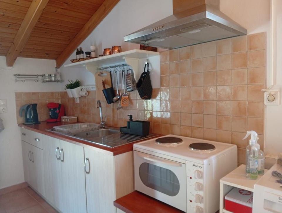 Cosy Loft Apartment, Argyrades Apartment in Peloponnese, Western Greece and the Ionian