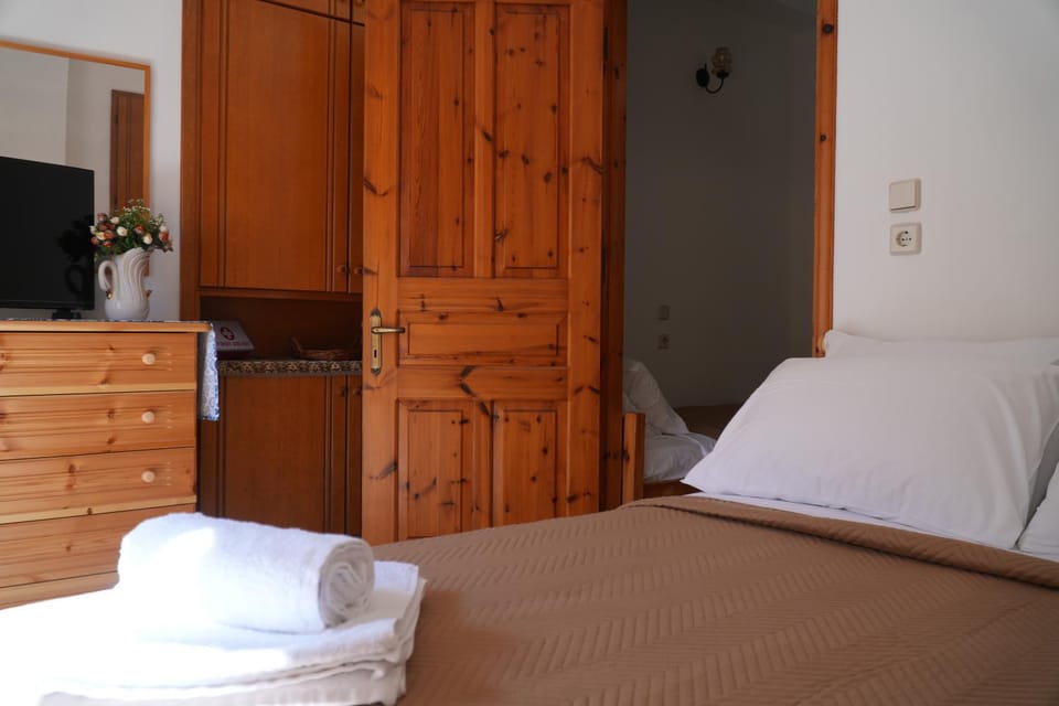 Bed, Photo of the whole room, Bedroom, towels, wardrobe