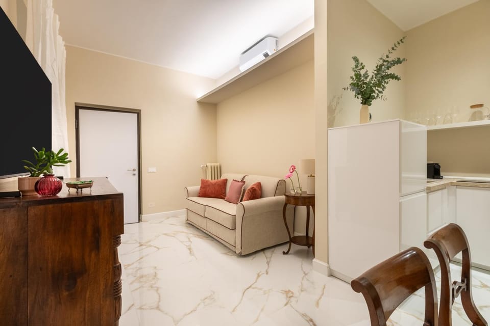 Kitchen or kitchenette, Living room, Seating area