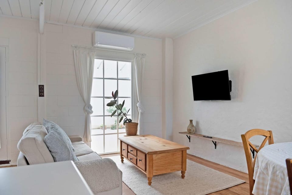 The Coach House Waterfront dog friendly House in Victor Harbor
